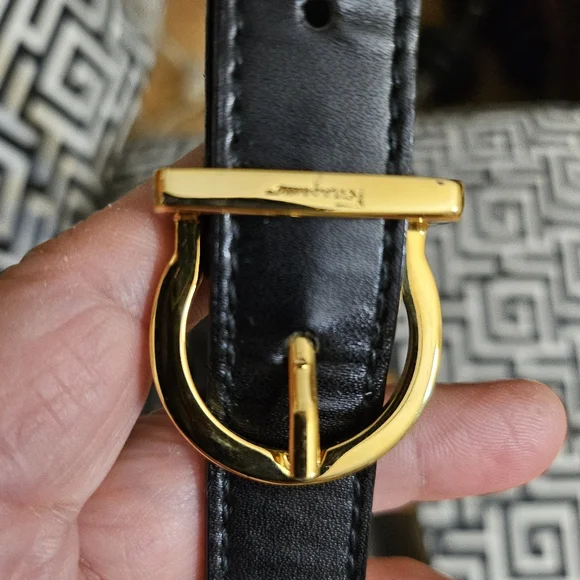 Authentic Salvatore Ferragamo Gancini 2 way bag - Picture 7 of 11